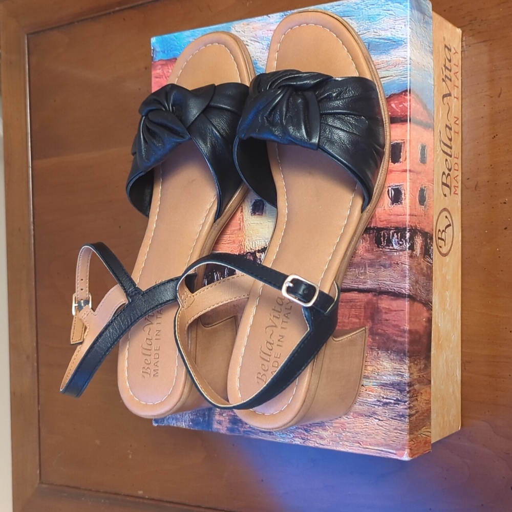 Bella Vita Made in Italy Leather Sandals Black Size 10 N